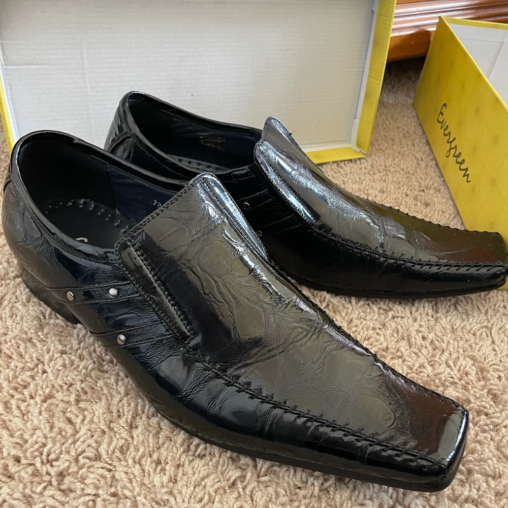 Size 12 men’s loafers
